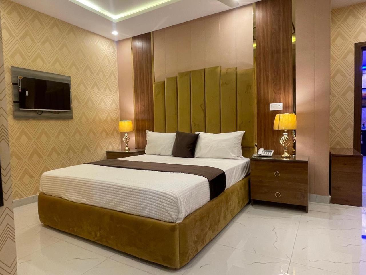 Hotel Croydon International راوالبيندي المظهر الخارجي الصورة